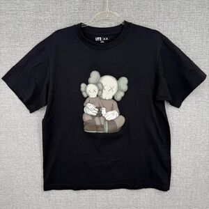 Uniqlo UT KAWS Companion Black Graphic T Shirt Mens Size M Made in Vietnam‎